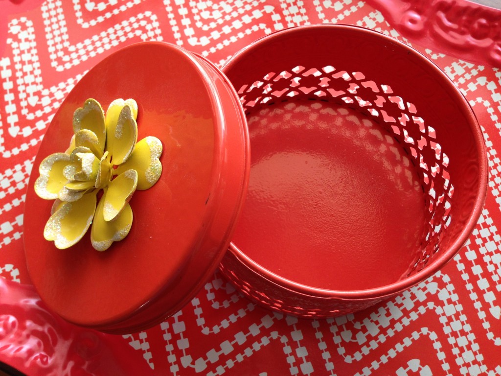 Rustic tin for Organization