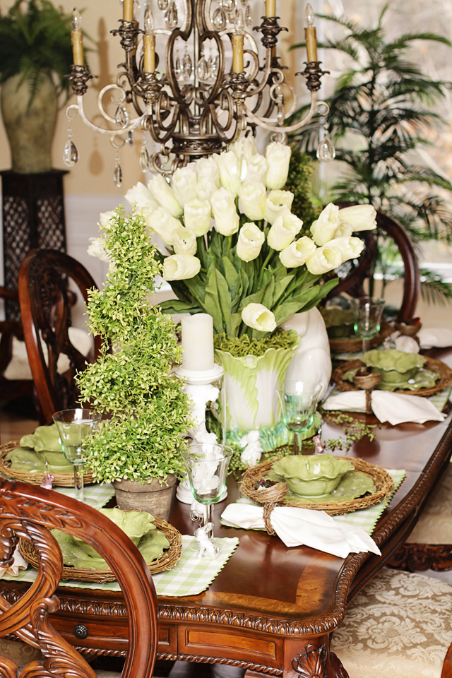 Easter Dining Room Table Decor - MommyDecorates.com