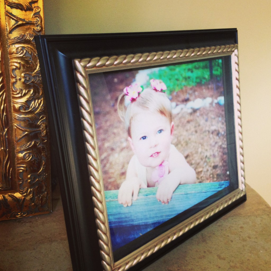 1 picture frame decorated 4 different ways